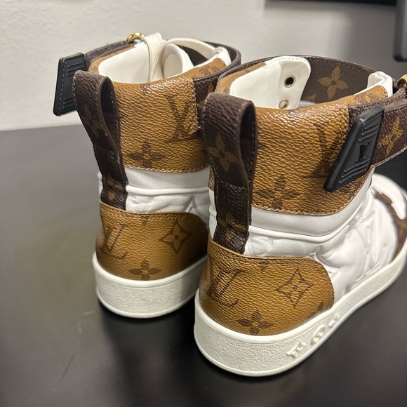Authentic Louis Vuitton high top sneakers in women’s Italian size 37 (US 6.5) - Picture 3 of 6